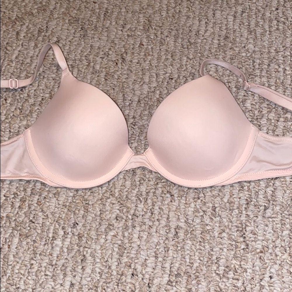 Pink vs bra